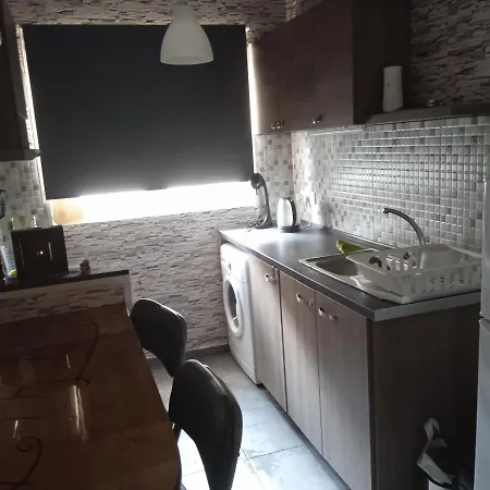 Spacious In Center Of Apartment *