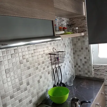 Spacious In Center Of Apartment